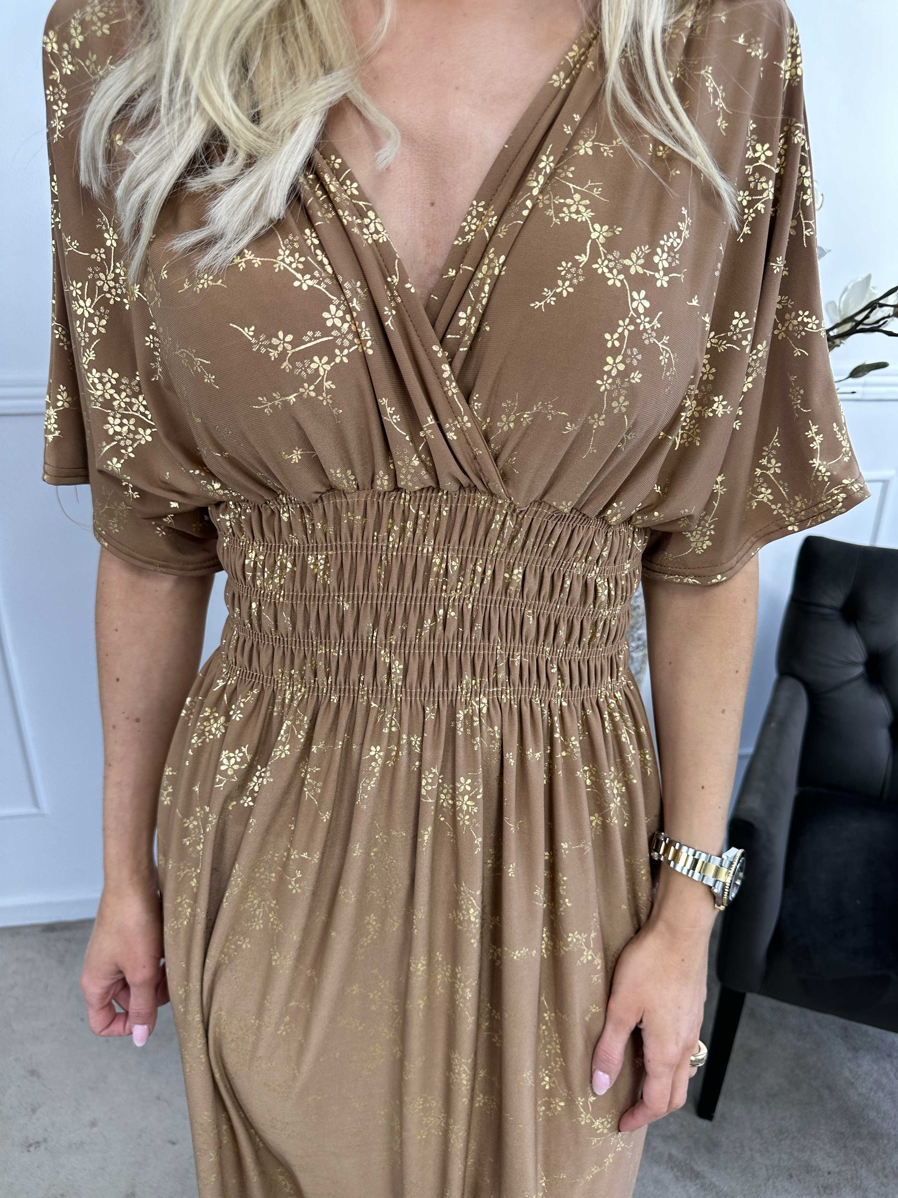 Pams Gold - Ensfarvet kjole i elastisk stof med gulddetaljer